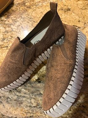 Very G Taupe Paisley Embossed Slip-On Platform Flats